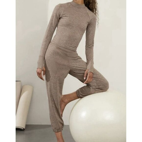 Athleta Softluxe High Rise Jogger size M Medium Petite Dovetail Heather NWT - Picture 3 of 12